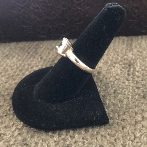 Solitaire ring - Picture 2 of 4